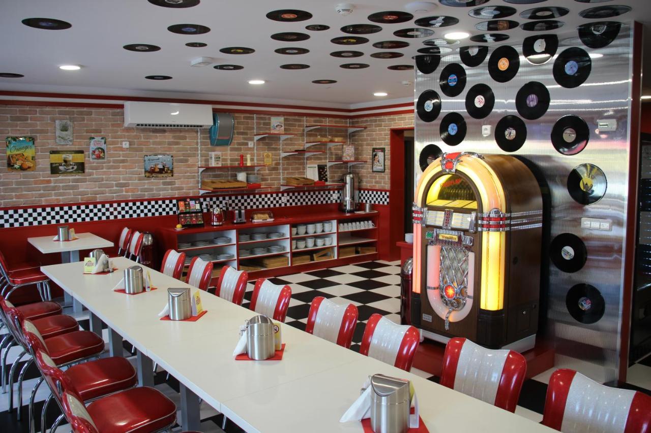 Jukebox Hotel Znojmo Dış mekan fotoğraf